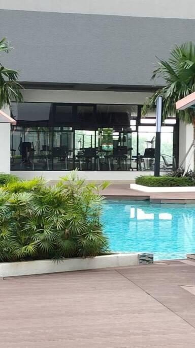 Conezion 3-Bedroom Condo @ Ioi City Mall Putrajaya Serdang  Exterior foto